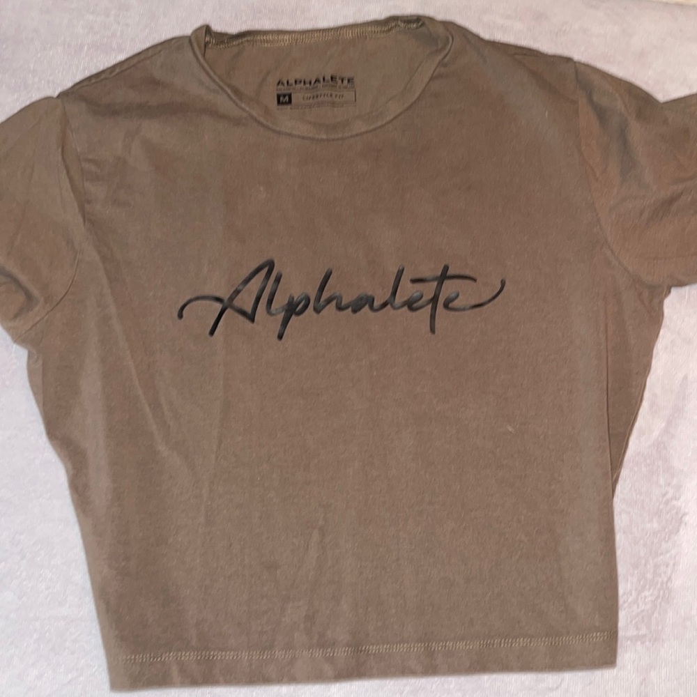 alphalete cropped tee